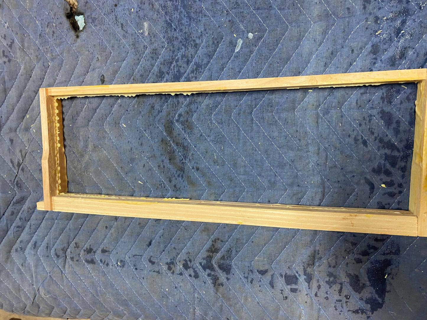Assembled grooved top and grooved bottom, no foundation - 4K Beez