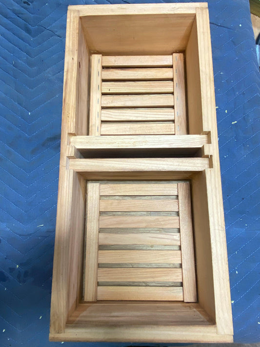 NUC Top Feeder with Floating Racks - 4K Beez