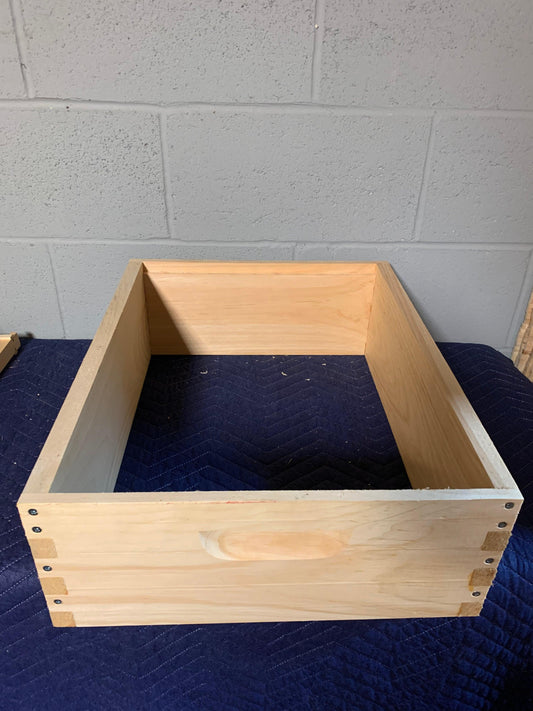 Medium Super - 4K Beez